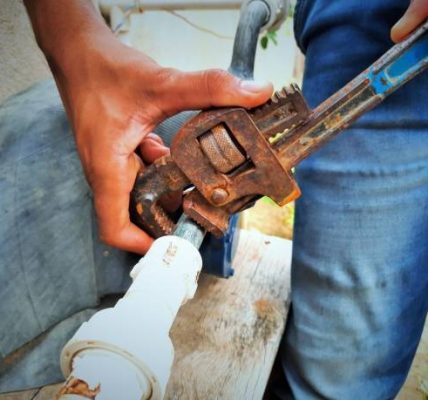 Your Reliable Plumber in Duncan Tuck & Howell Delivers Excellence