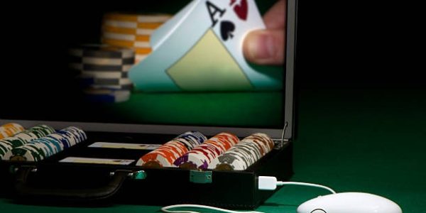 Online Poker Cambodia: What Happens During a Poker Showdown?